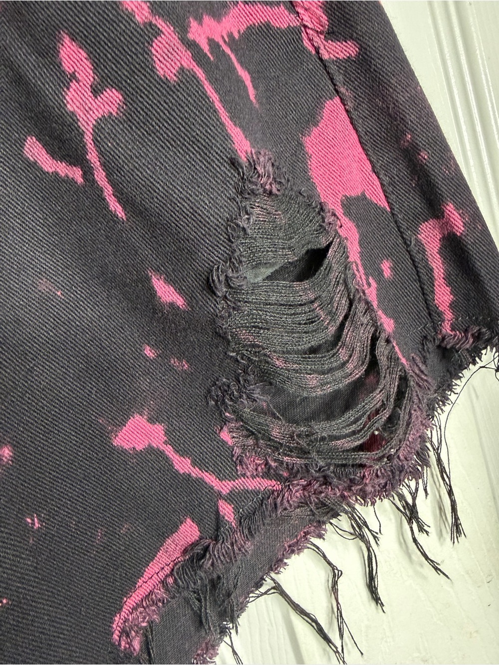 ROMWE Black and Pink Tie-Dye Distressed Denim Shorts - XL - 12 - Picture 2 of 5